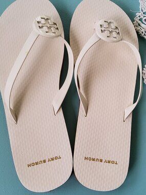 Tory Burch Flip Flops in Size 7